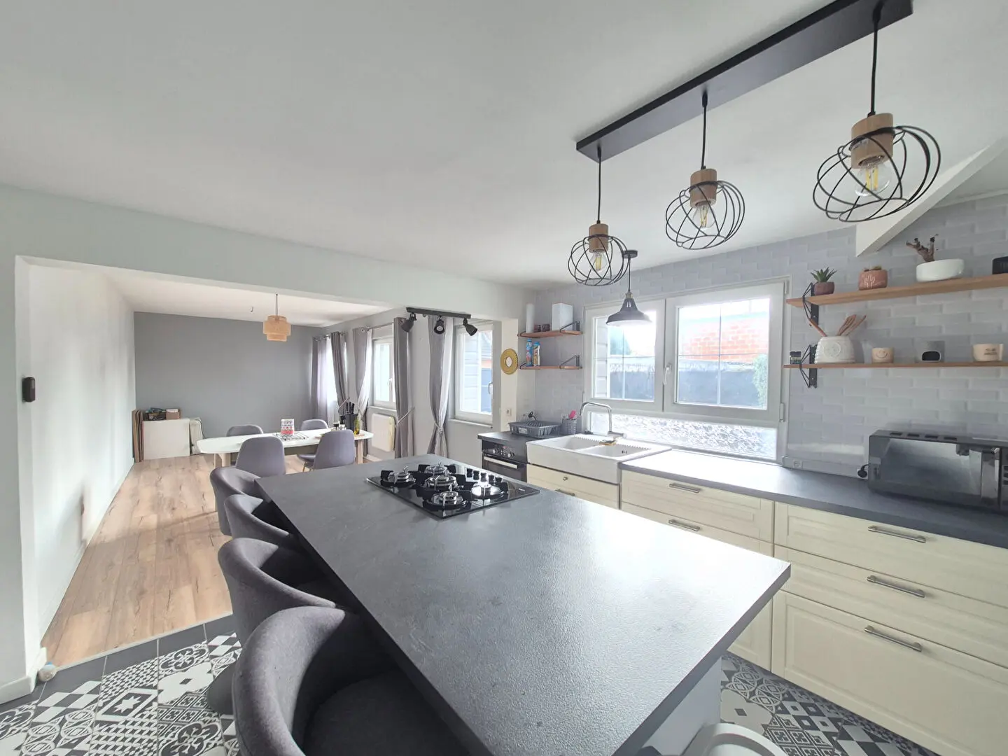 Photo 1 Maison 4 pièces 98.23m²