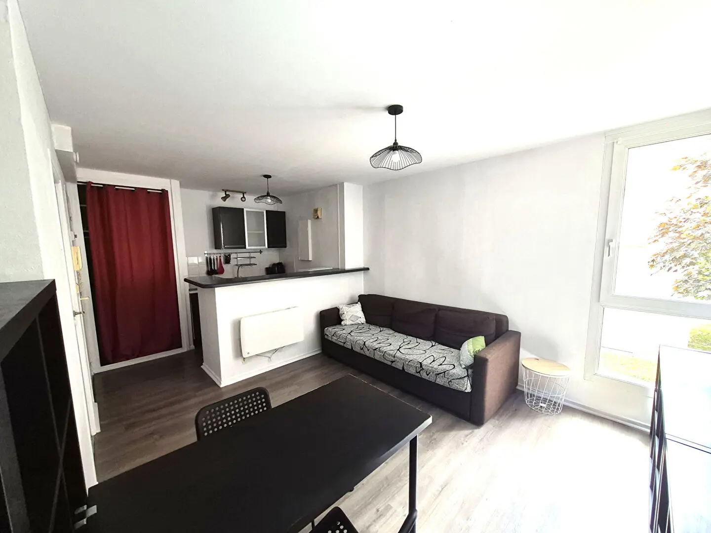 Photo 1 Appartement 1 pièce 27m²