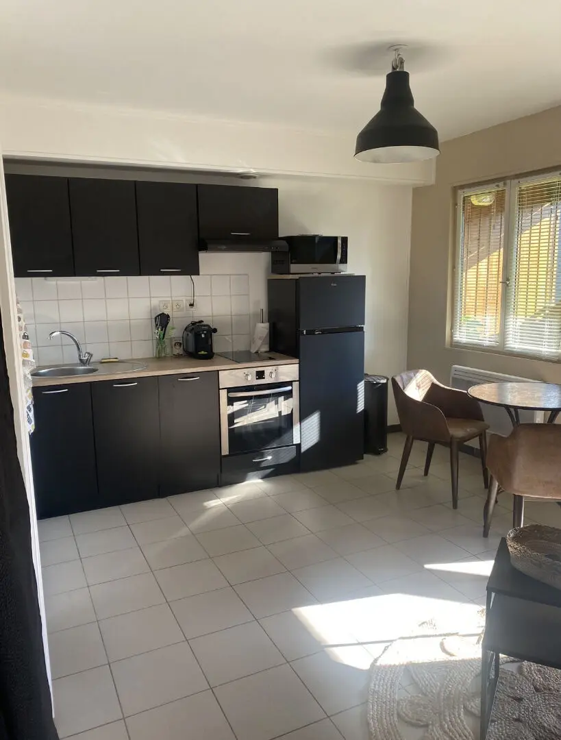 Photo 1 Appartement 1 pièce 23m²