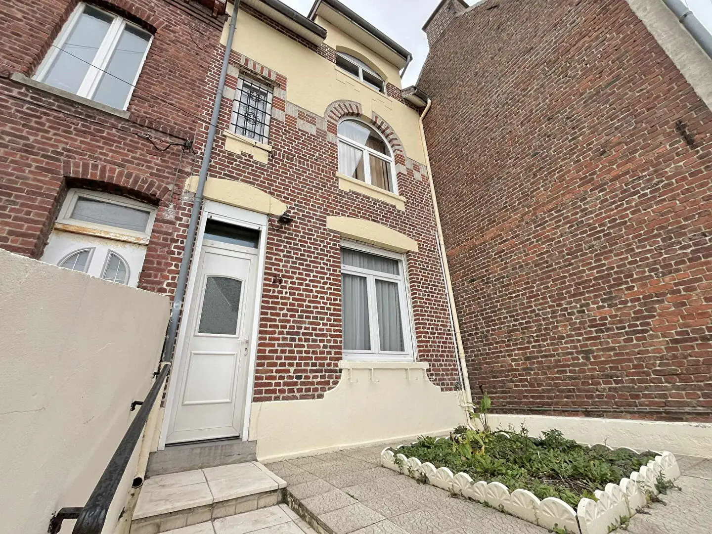 Photo 1 Maison 5 pièces 106.6m²