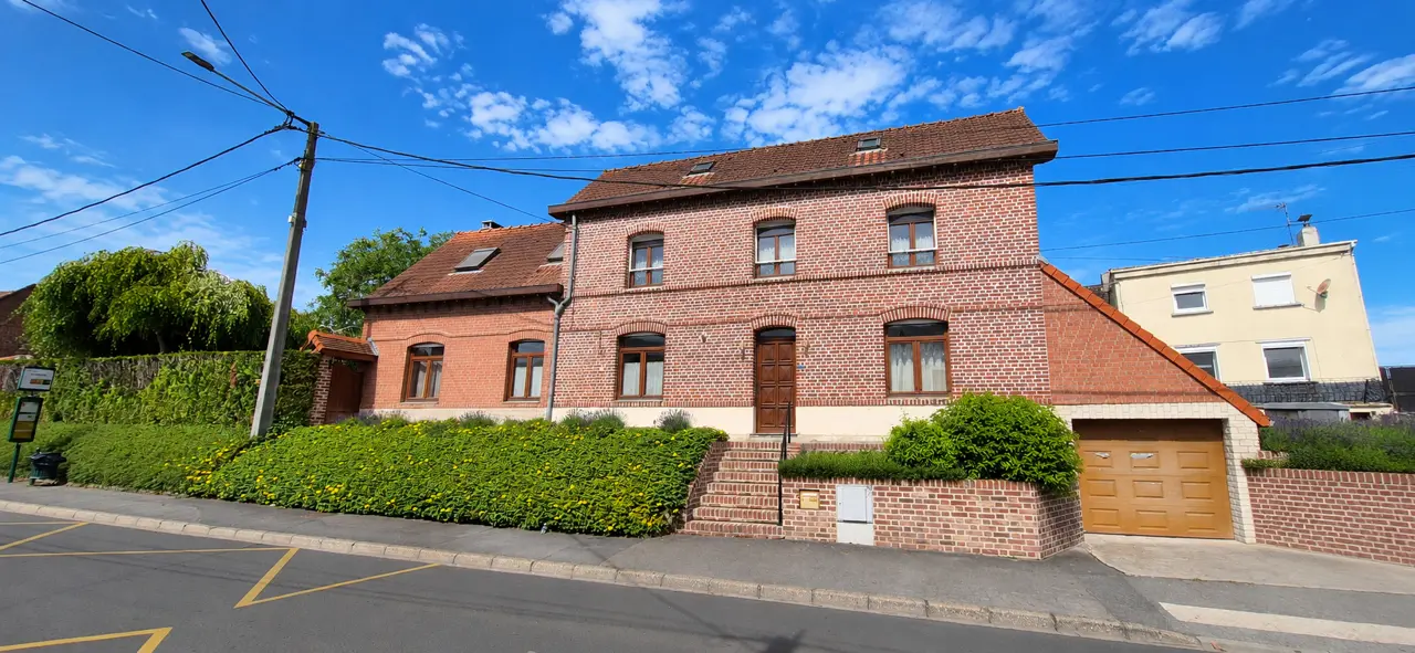 Photo 1 Maison 6 pièces 173m²