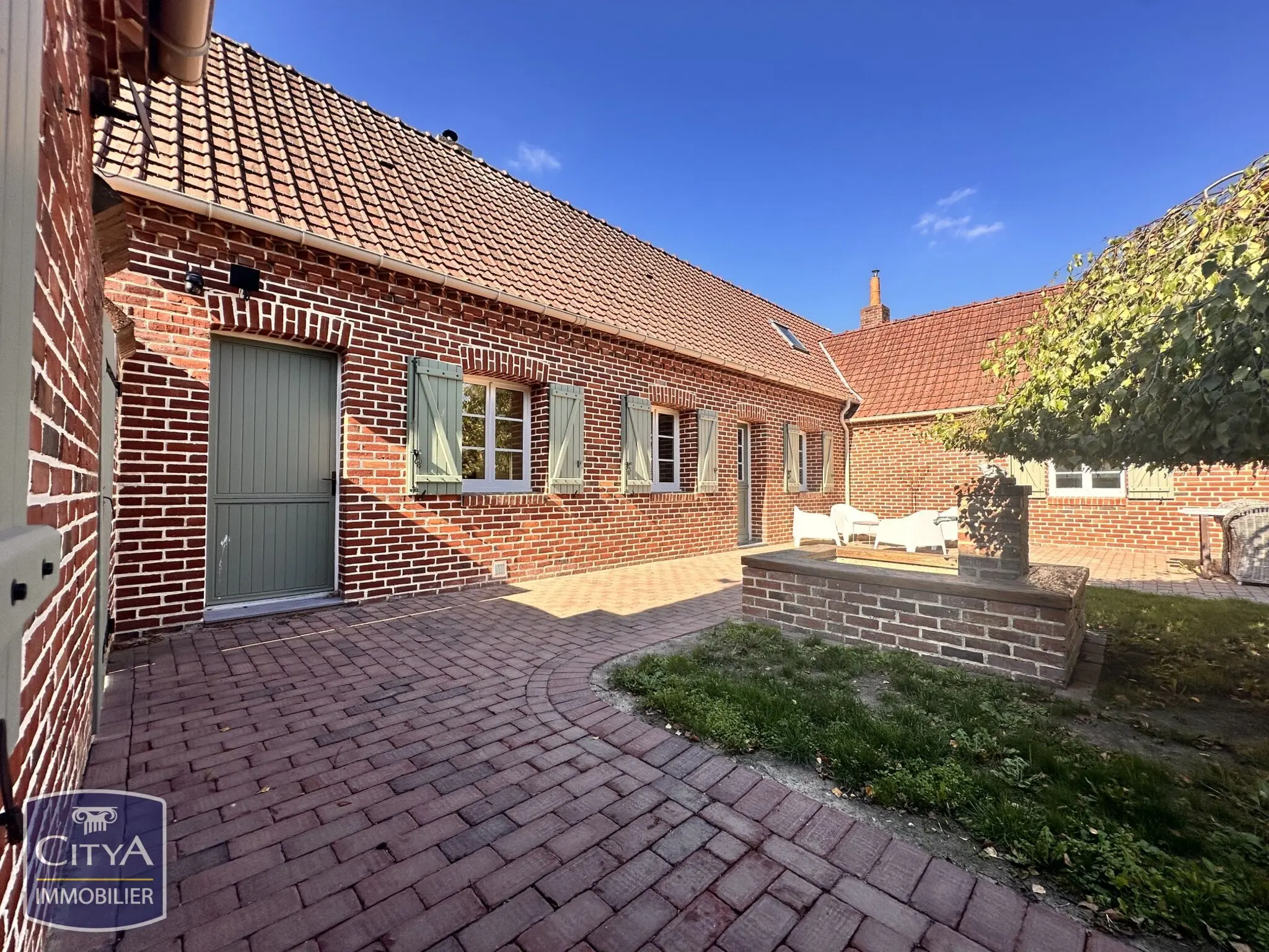 Photo 1 Maison 6 pièces 142.3m²