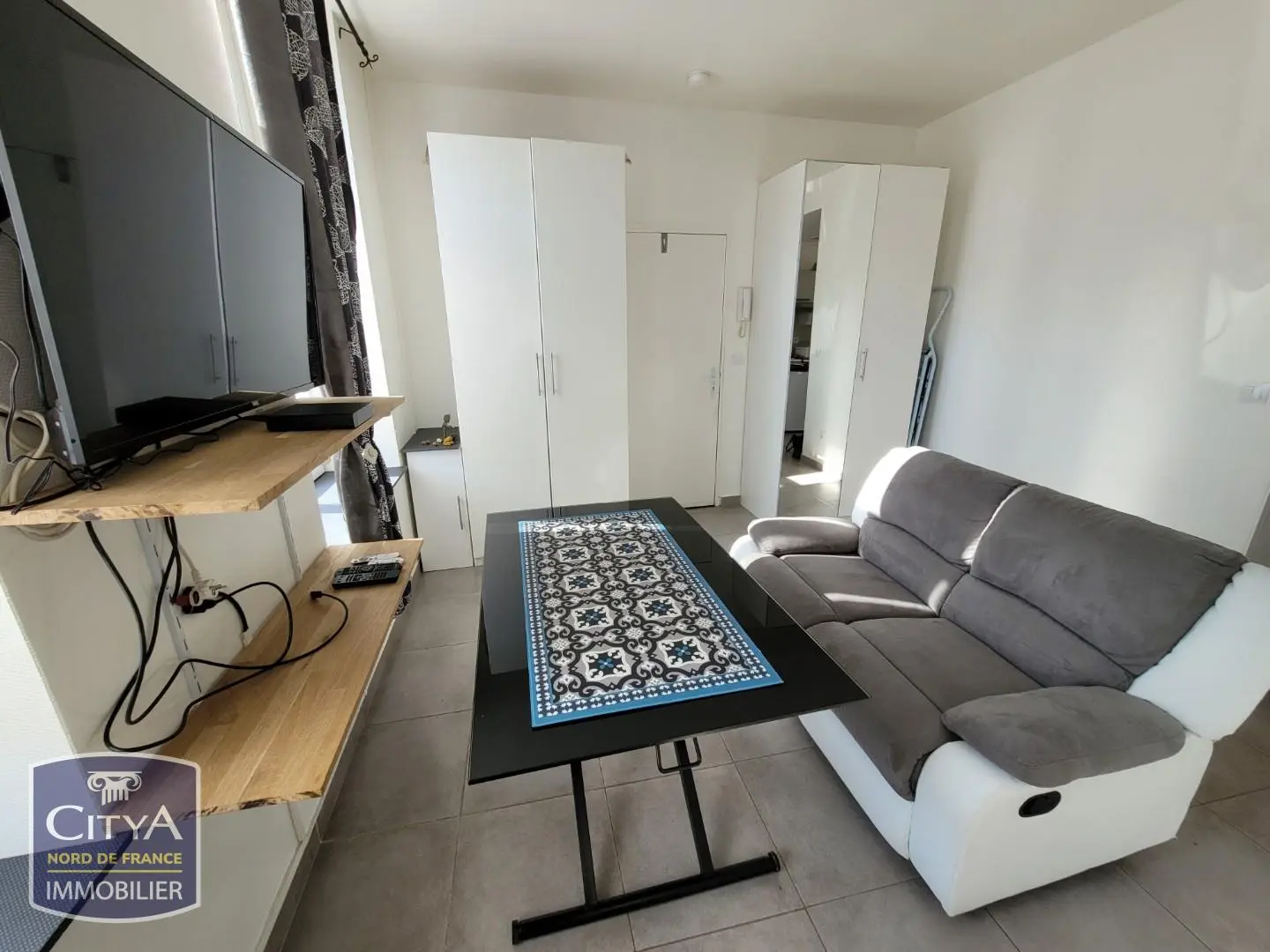 Photo 1 Appartement 1 pièce 27m²