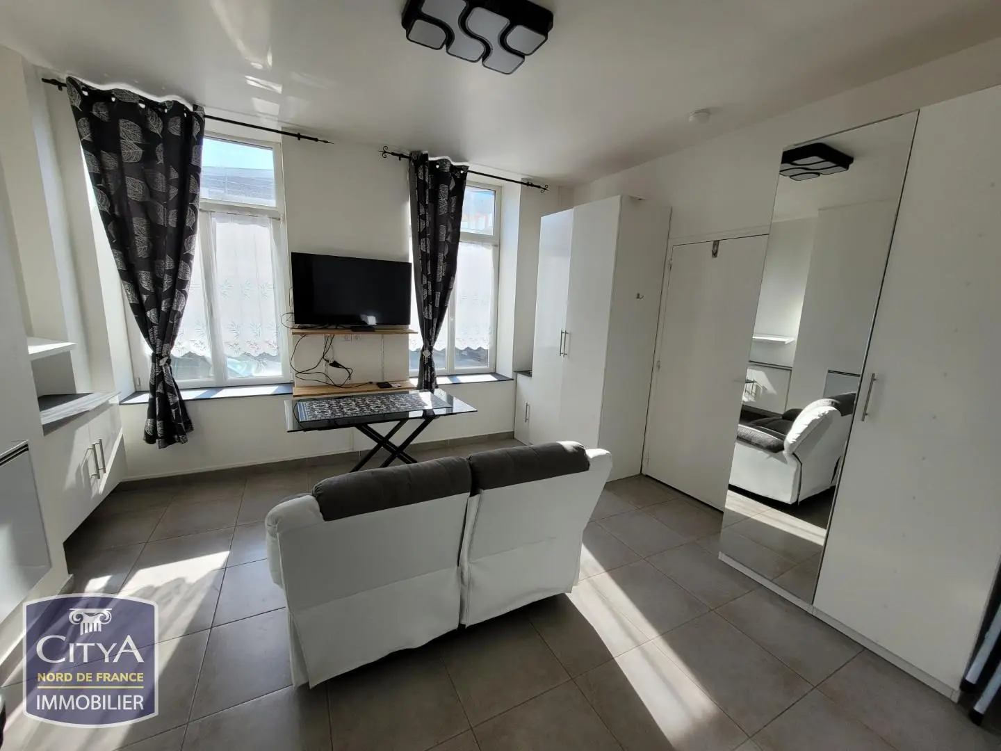 Photo 2 Appartement 1 pièce 27m²