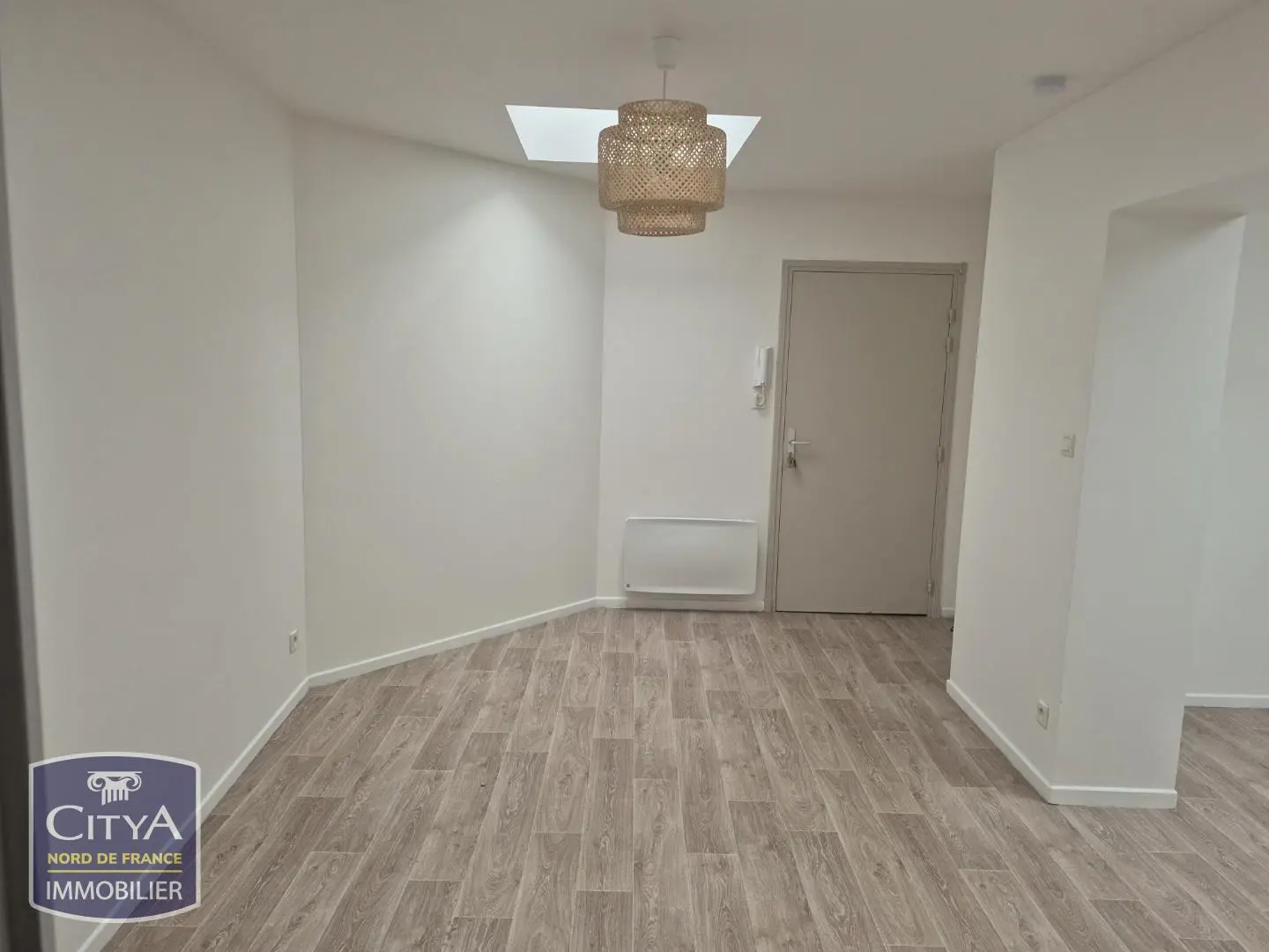 Photo 2 Appartement 1 pièce 77m²