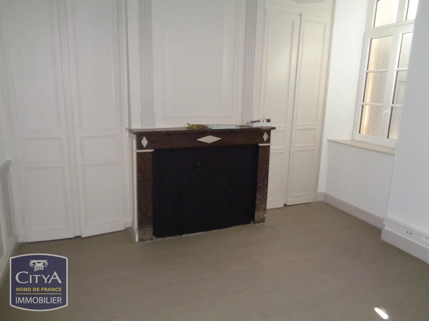 Photo 1 Local Professionnel 6 pièces 22.9m²