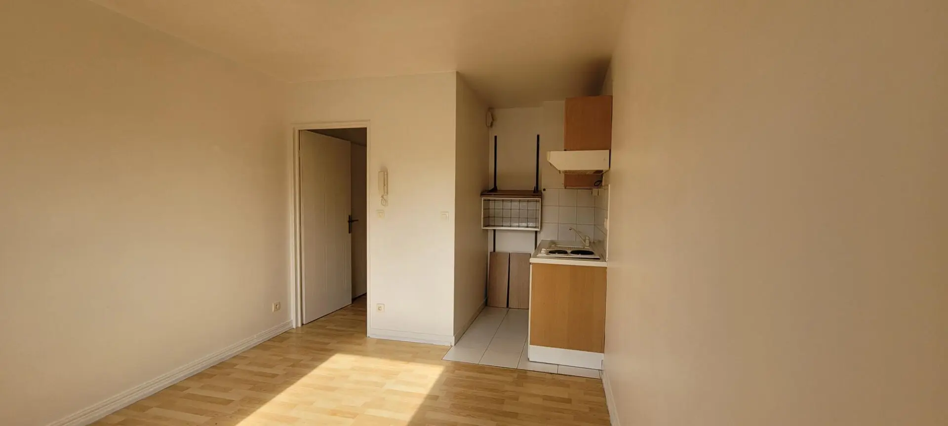 Photo 1 Appartement 1 pièce 20.39m²