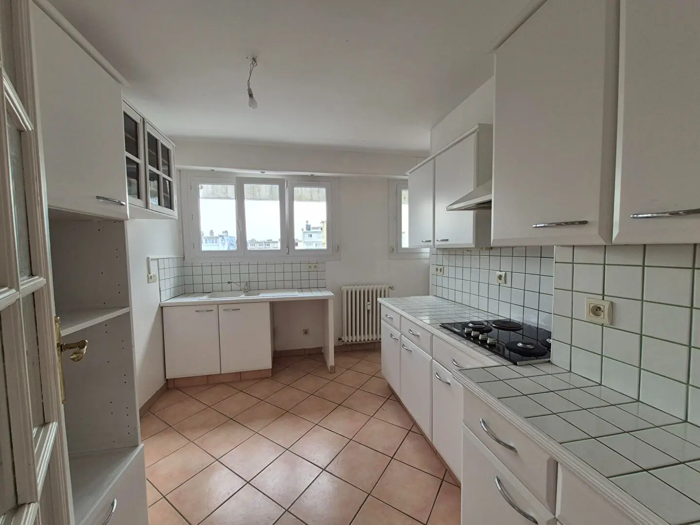 Photo 2 Appartement 4 pièces 121.92m²