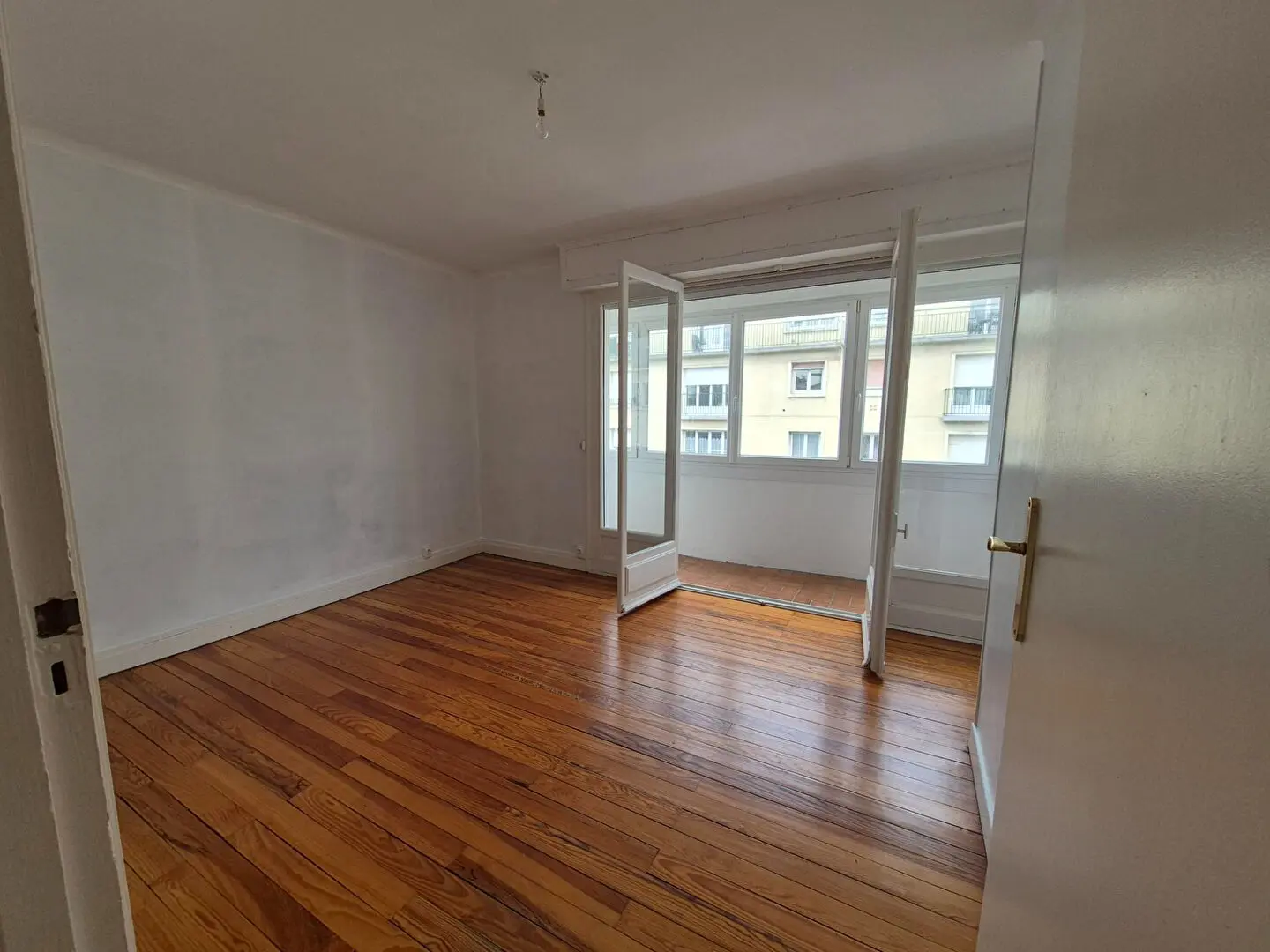 Photo 4 Appartement 4 pièces 121.92m²