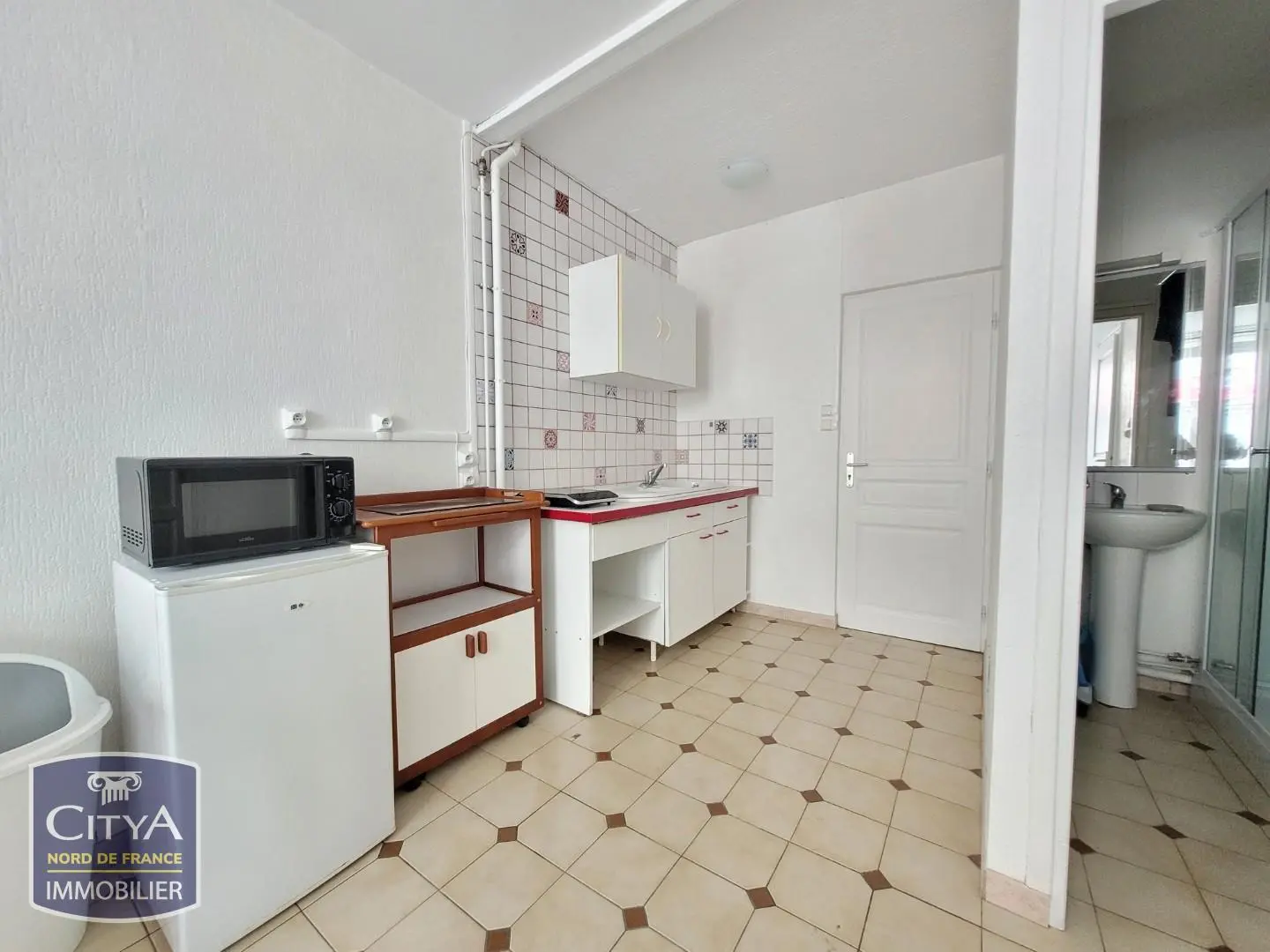 Photo 1 Appartement 1 pièce 18m²