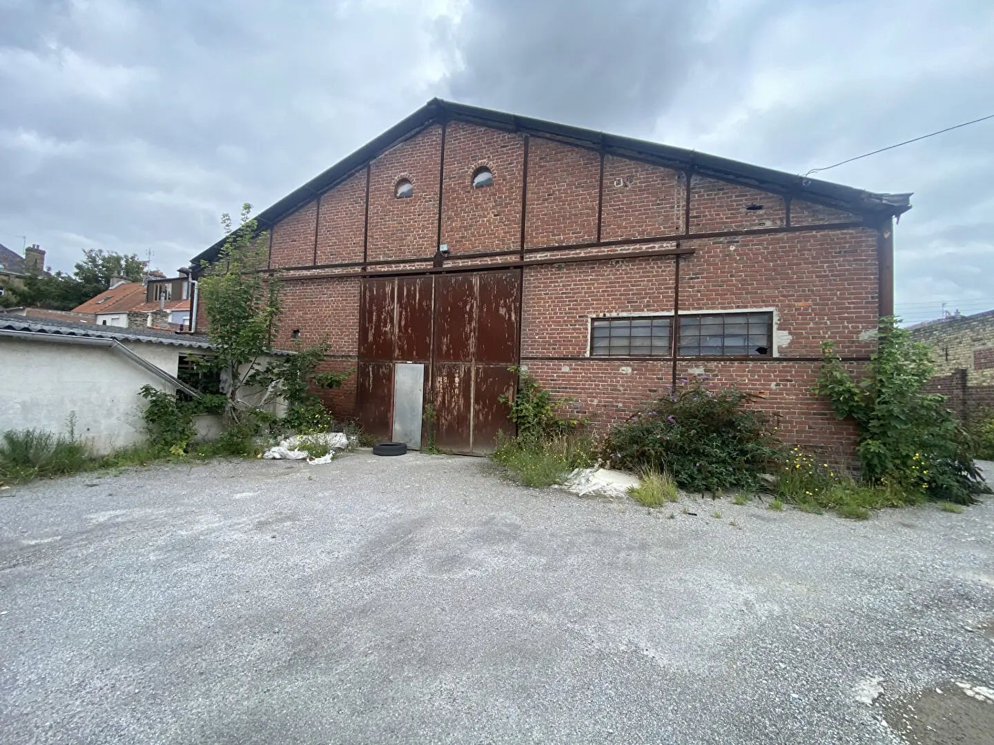 Photo 1 Local Industriel 2150m²