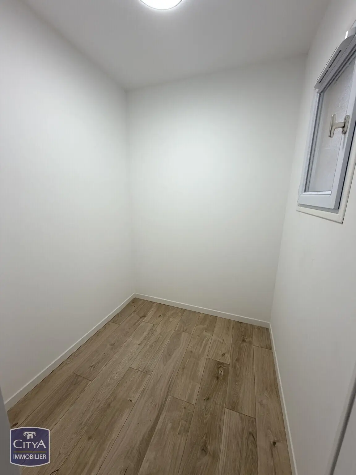 Photo 3 Immeuble 225.95m²