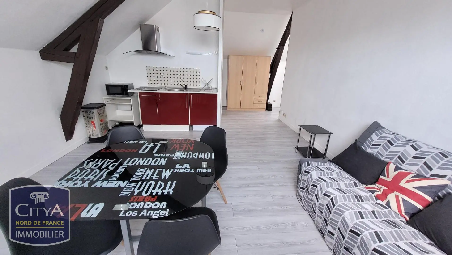 Photo 1 Appartement 1 pièce 28.39m²