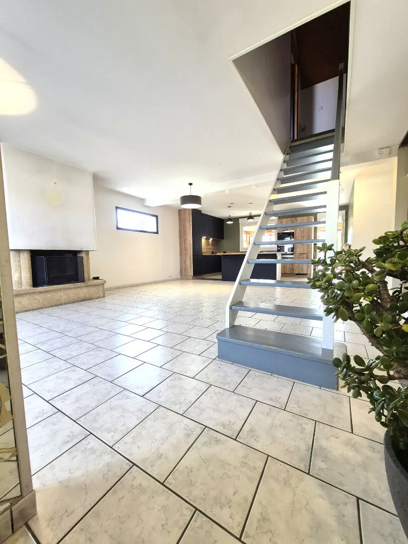 Photo 8 Maison 8 pièces 157m²