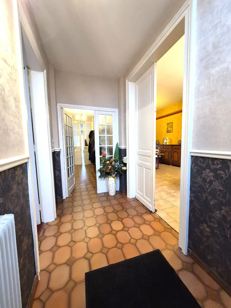 Photo 1 Maison 8 pièces 177m²