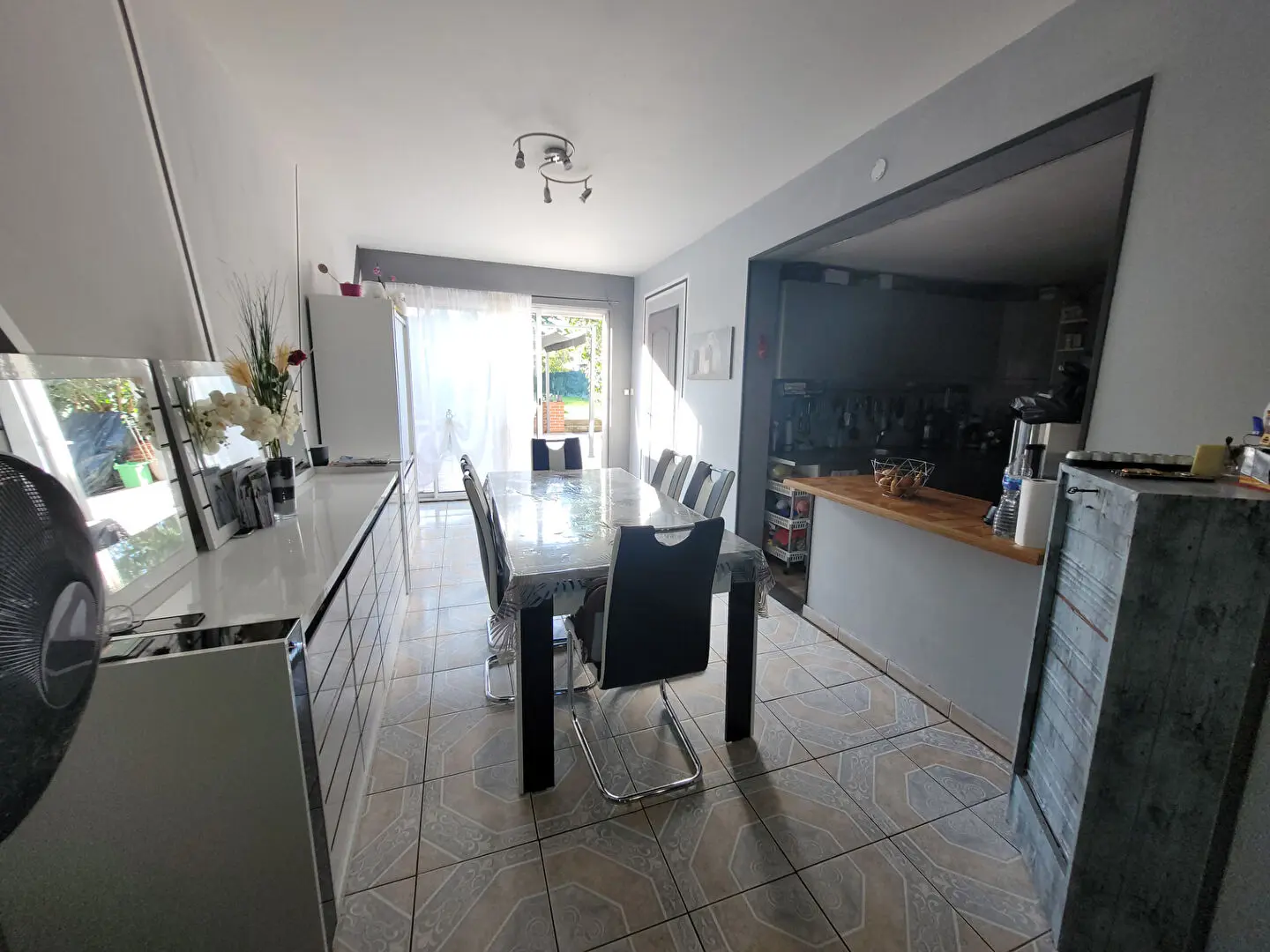 Photo 1 Maison 6 pièces 147m²