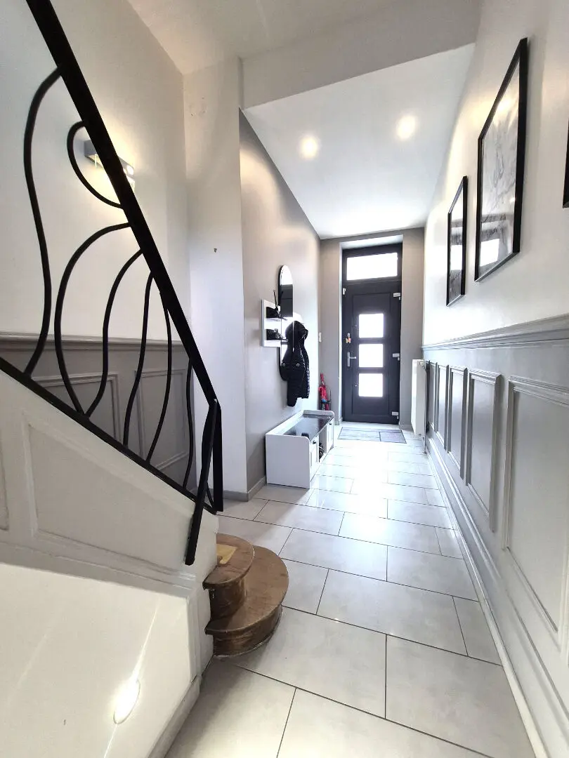 Photo 2 Maison 8 pièces 175m²