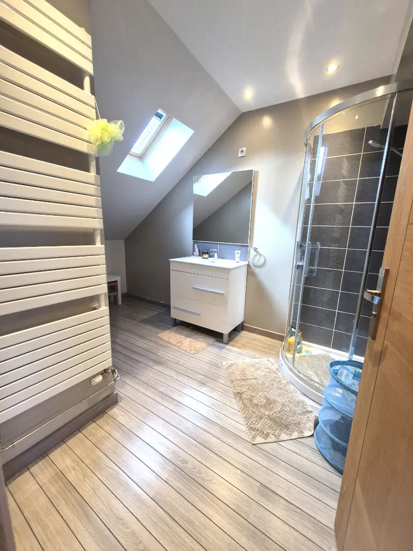 Photo 14 Maison 8 pièces 175m²