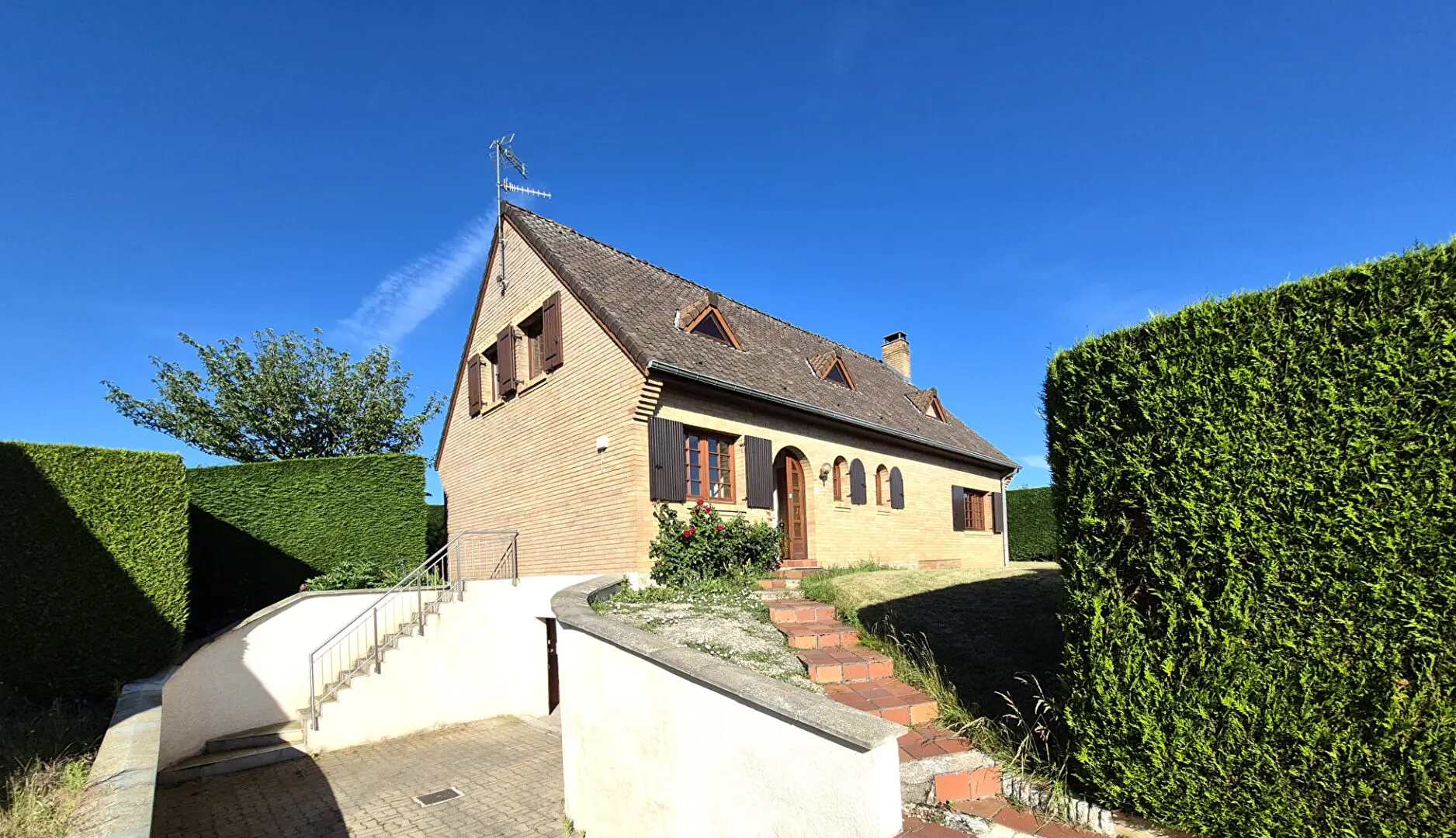 Photo 1 Maison 7 pièces 155m²
