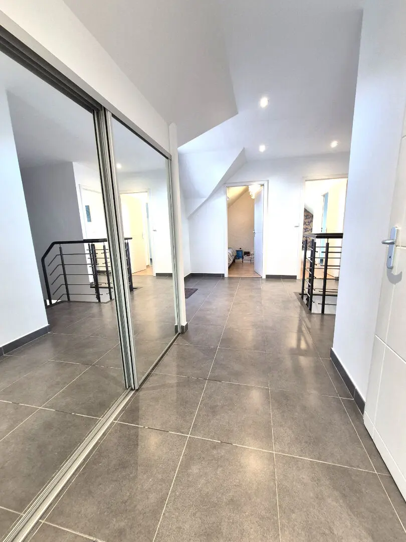 Photo 8 Maison 10 pièces 200m²