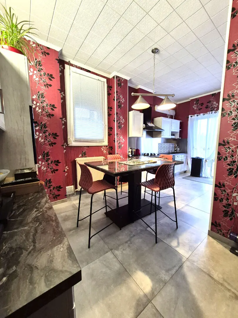 Photo 5 Maison 8 pièces 177m²