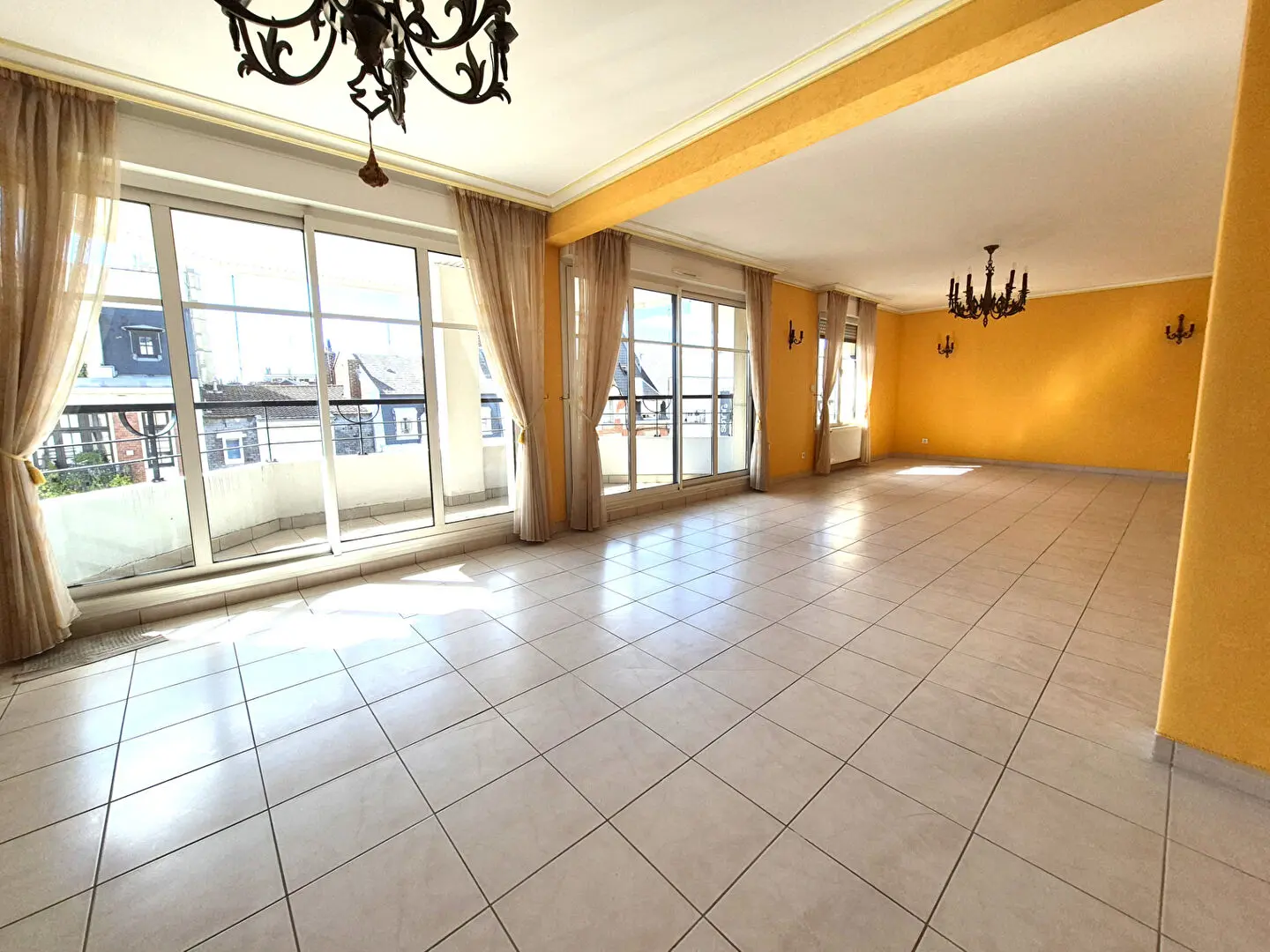 Photo 2 Appartement 3 pièces 131m²