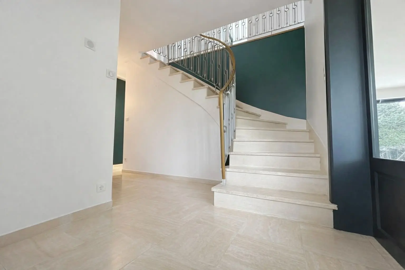 Photo 2 Maison 10 pièces 220.7m²