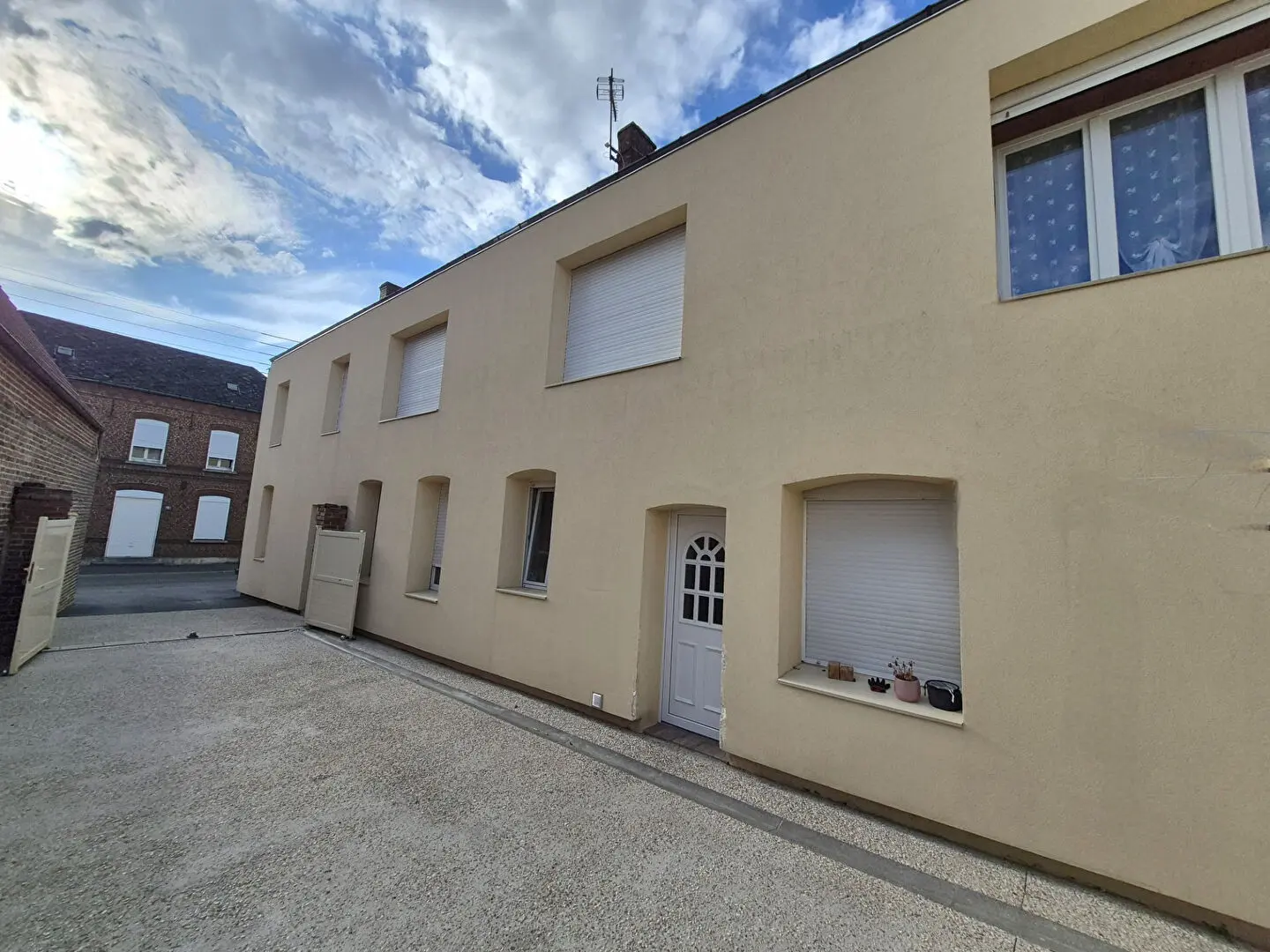 Photo 1 Maison 7 pièces 243m²
