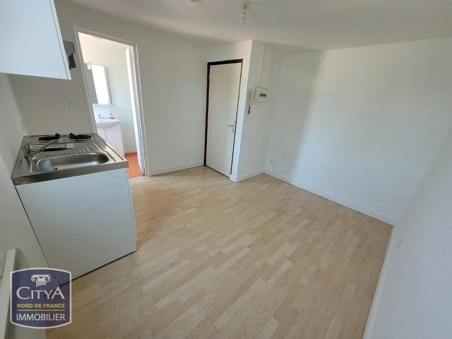 Photo 2 Appartement 1 pièce 15.14m²