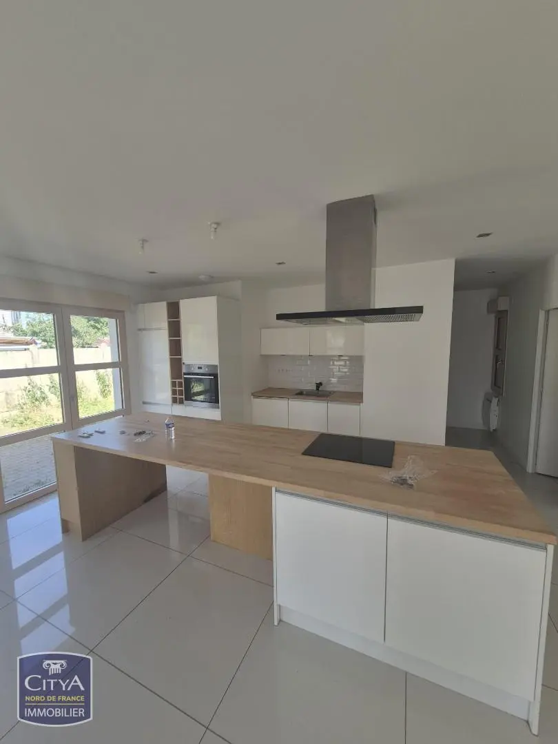 Photo 1 Maison 4 pièces 81.6m²