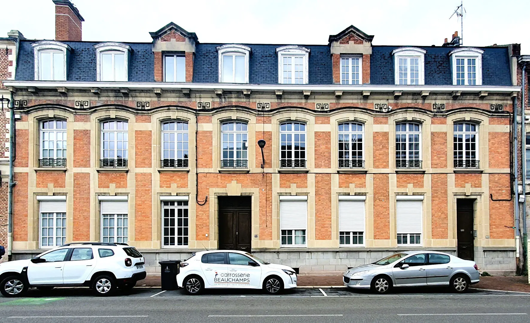 Photo 1 Immeuble 715m²