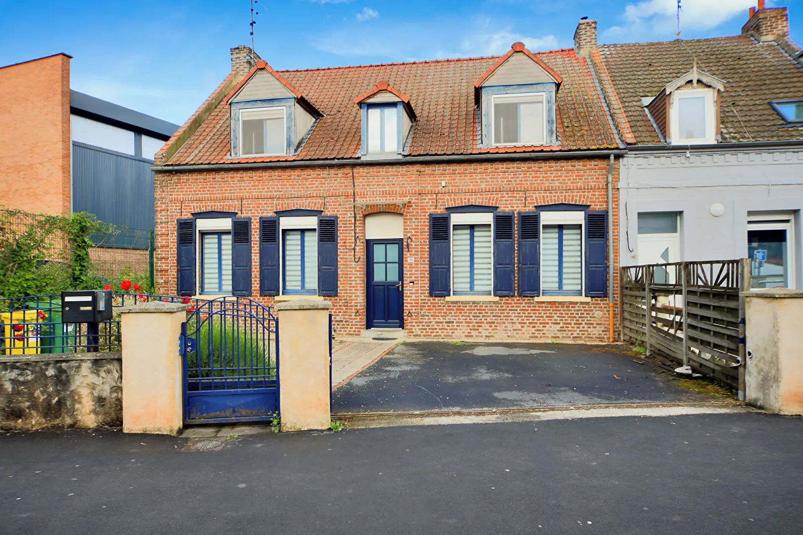 Photo 3 Maison 6 pièces 196m²