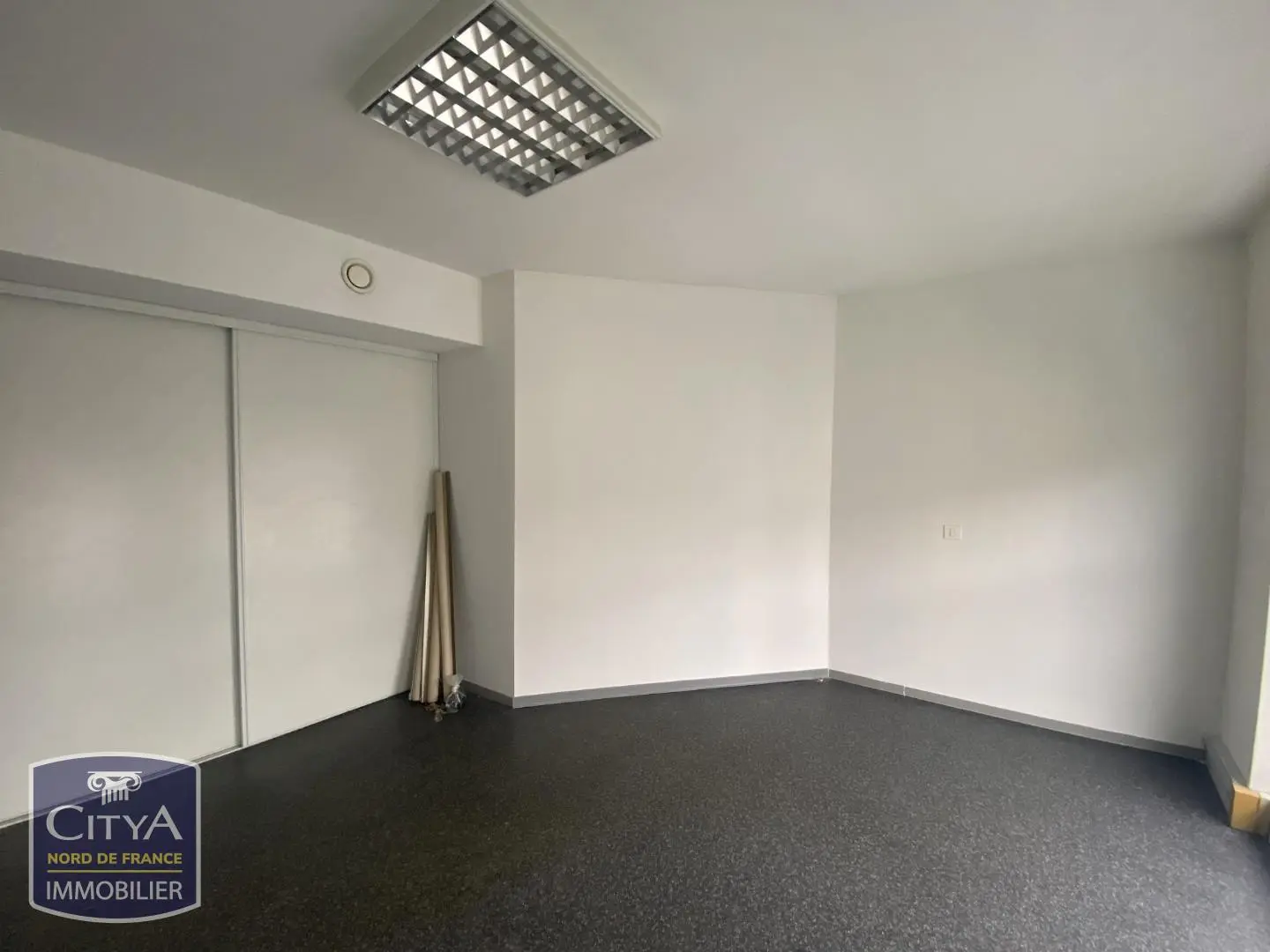 Photo 1 Local Professionnel 19.51m²