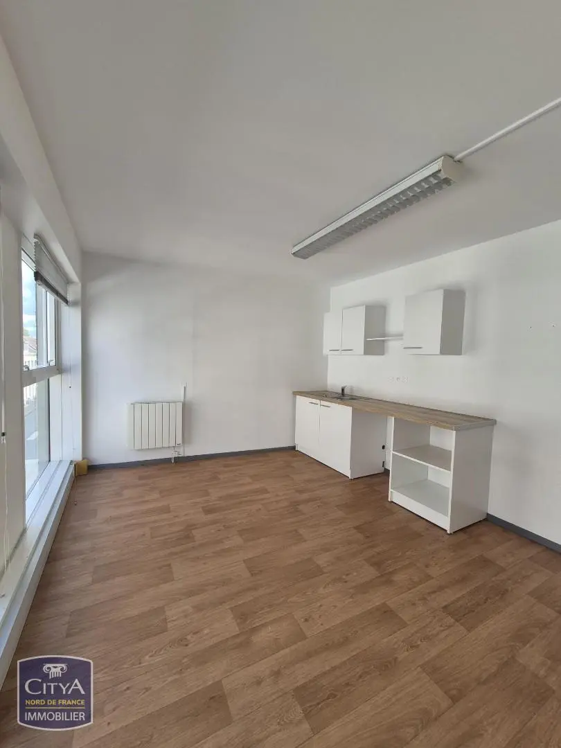 Photo 1 Local Professionnel 187.33m²