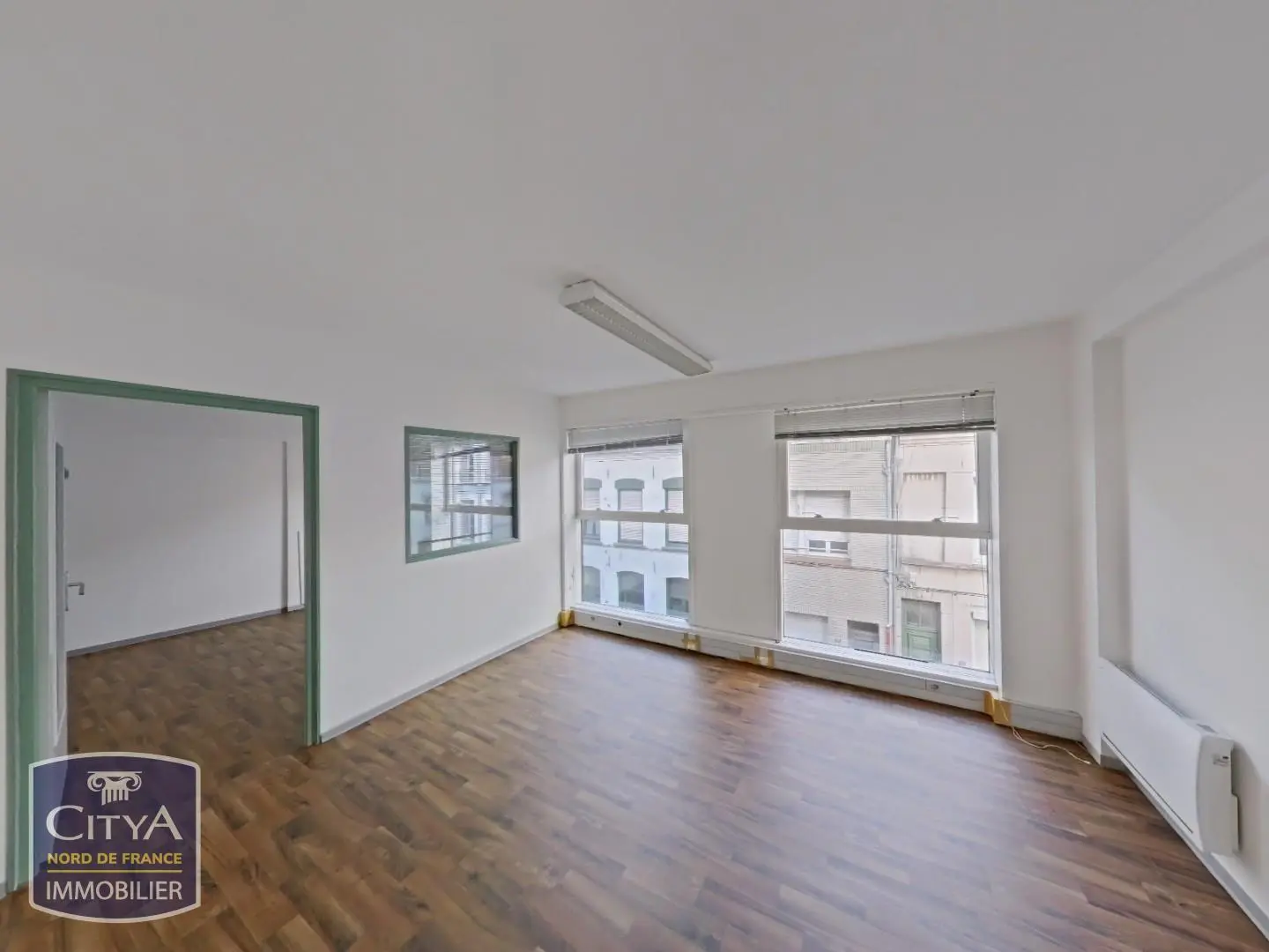 Photo 3 Local Professionnel 195.5m²