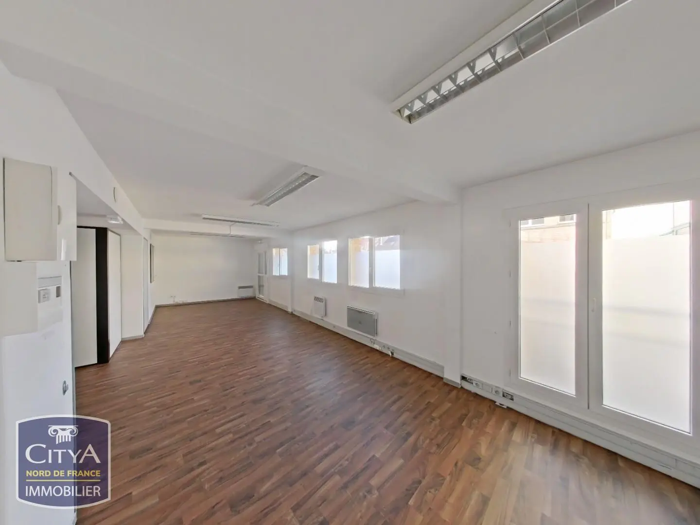 Photo 4 Local Professionnel 195.5m²