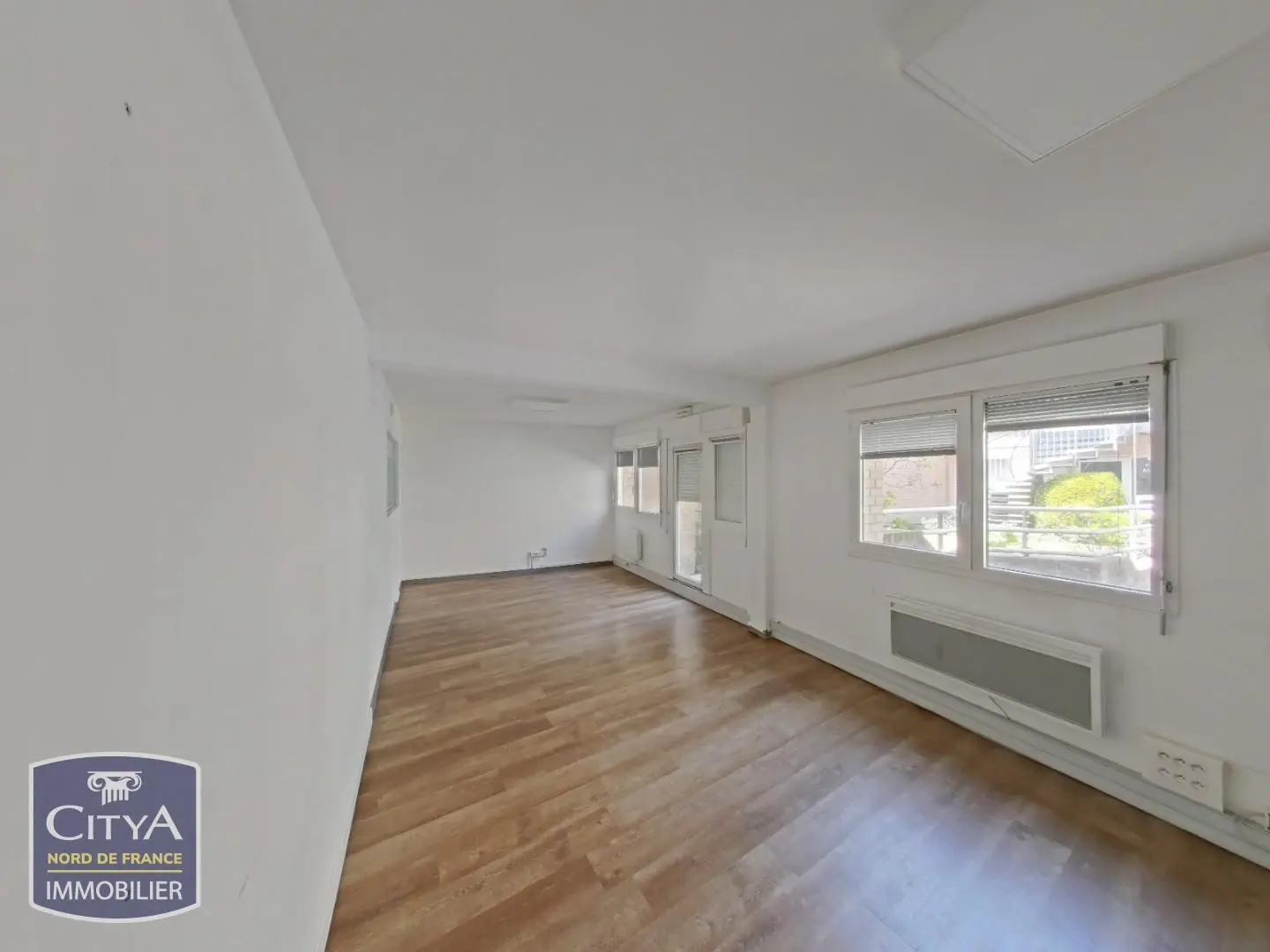 Photo 3 Local Professionnel 133.34m²