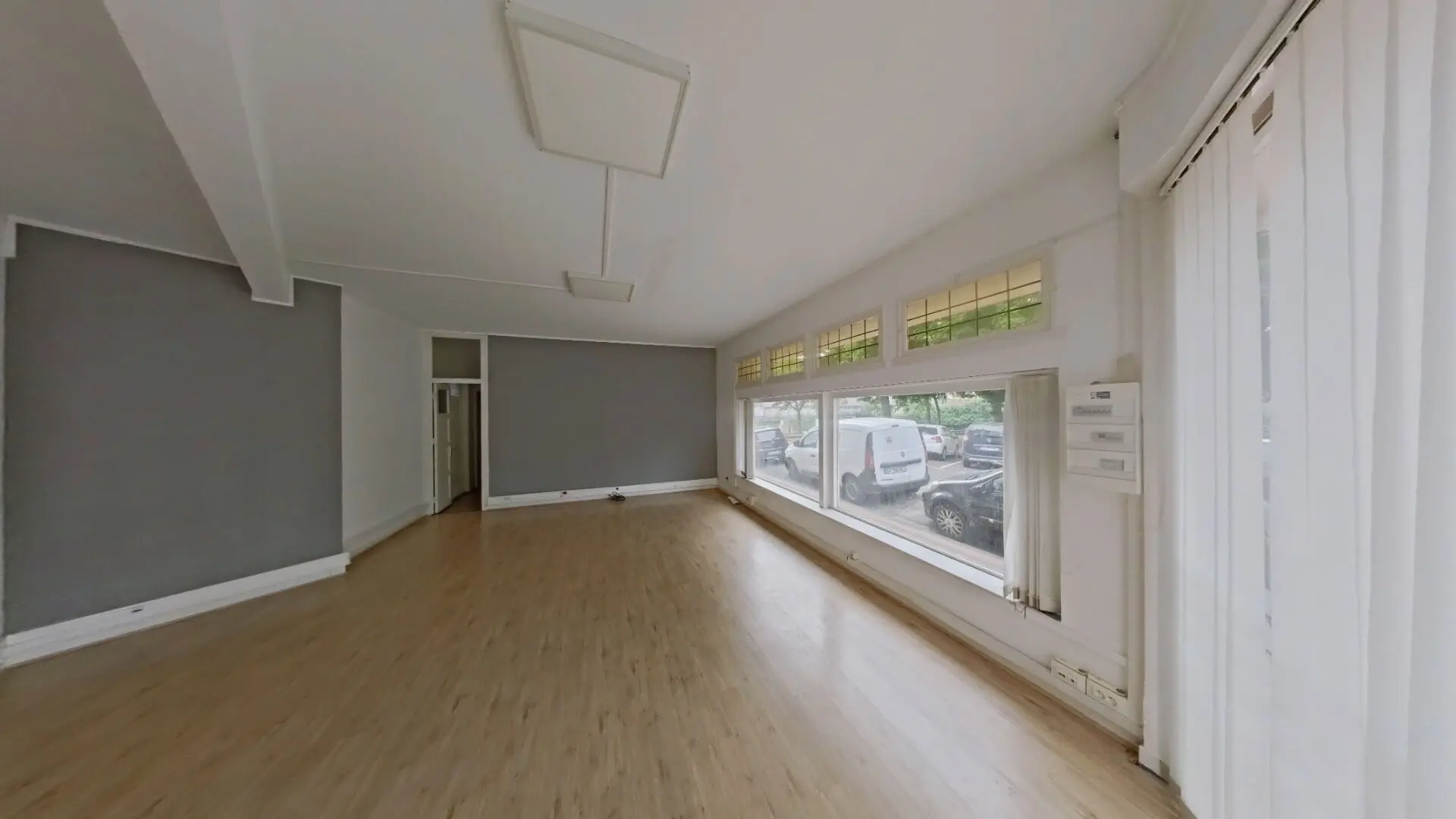 Photo 3 Local Commercial 3 pièces 65.99m²