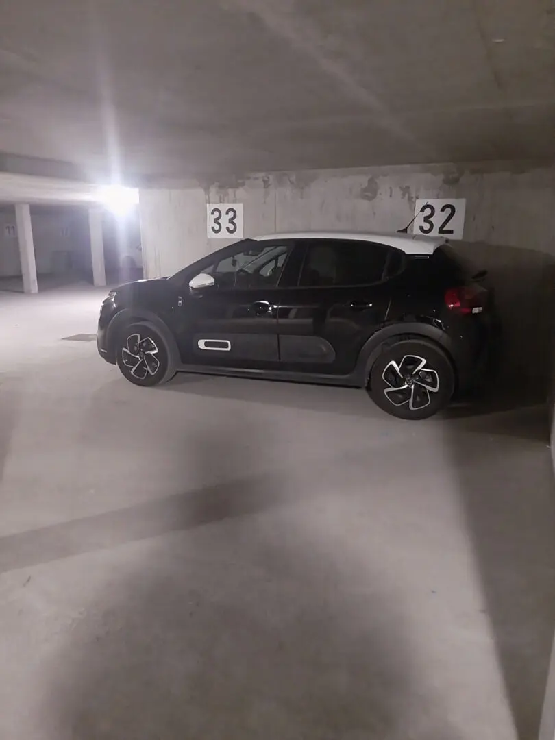 Photo 5 Parking