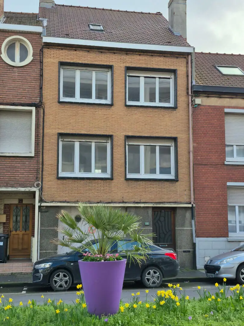 Photo 1 Immeuble 200m²