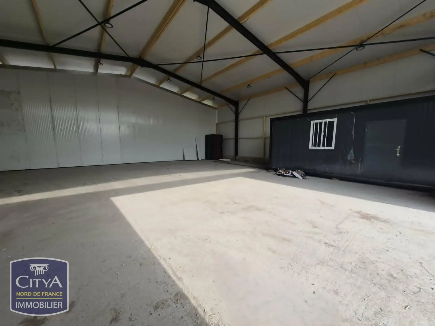 Photo 2 Local Commercial 240m²
