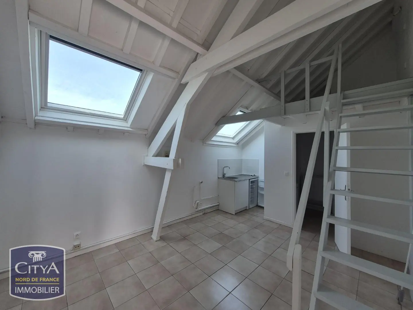 Photo 1 Appartement 1 pièce 19.6m²