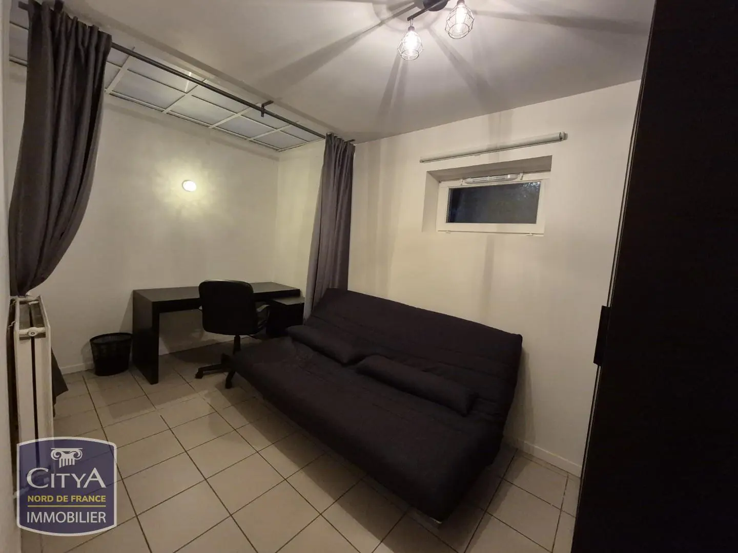 Photo 1 Appartement 1 pièce 9.76m²