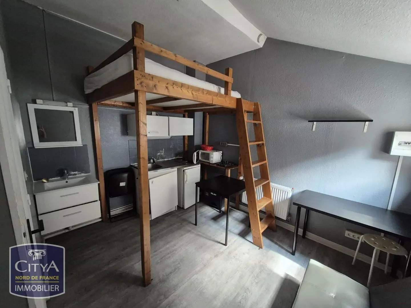 Photo 2 Appartement 1 pièce 13.68m²