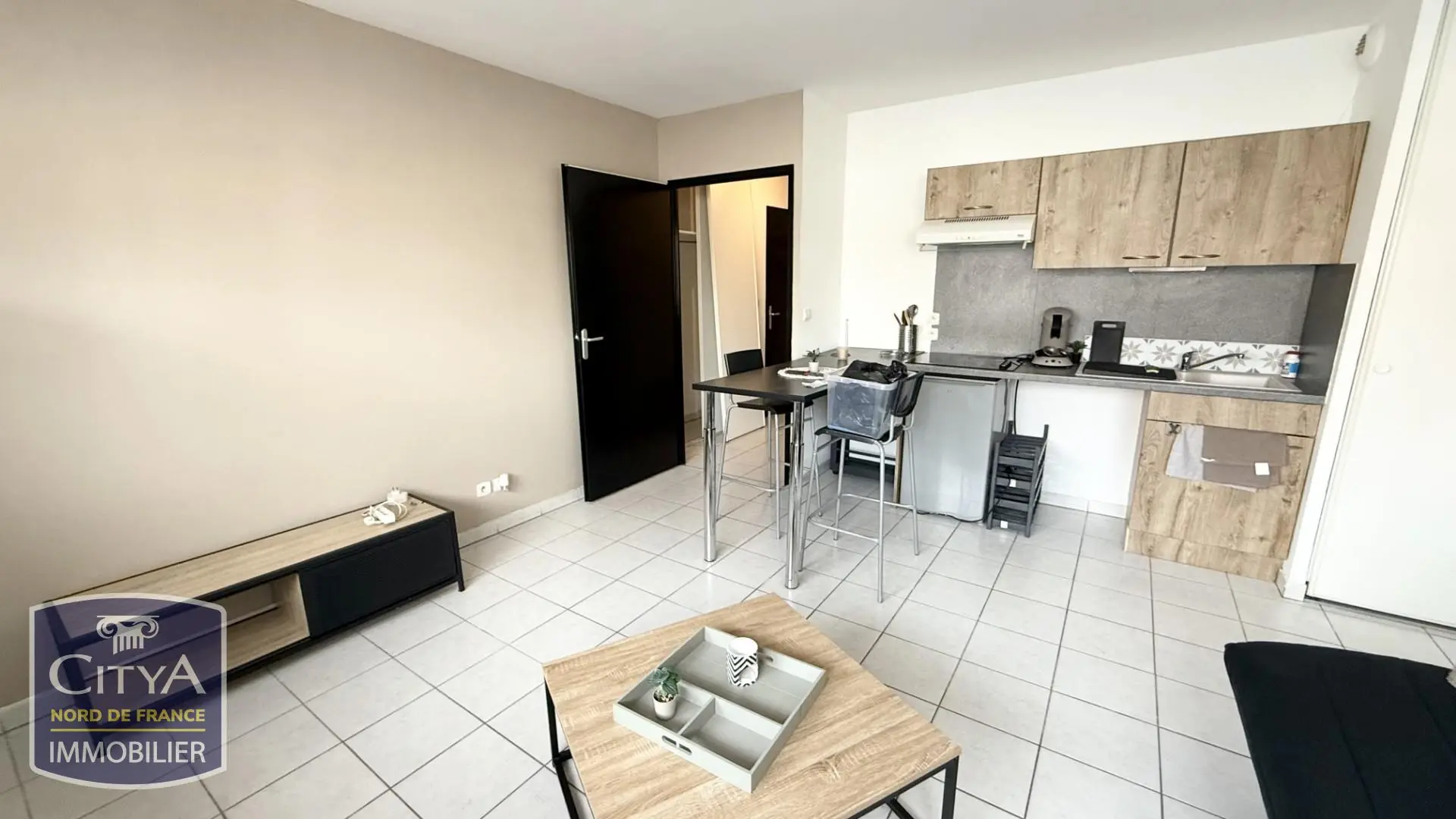 Photo 1 Appartement 1 pièce 29.8m²