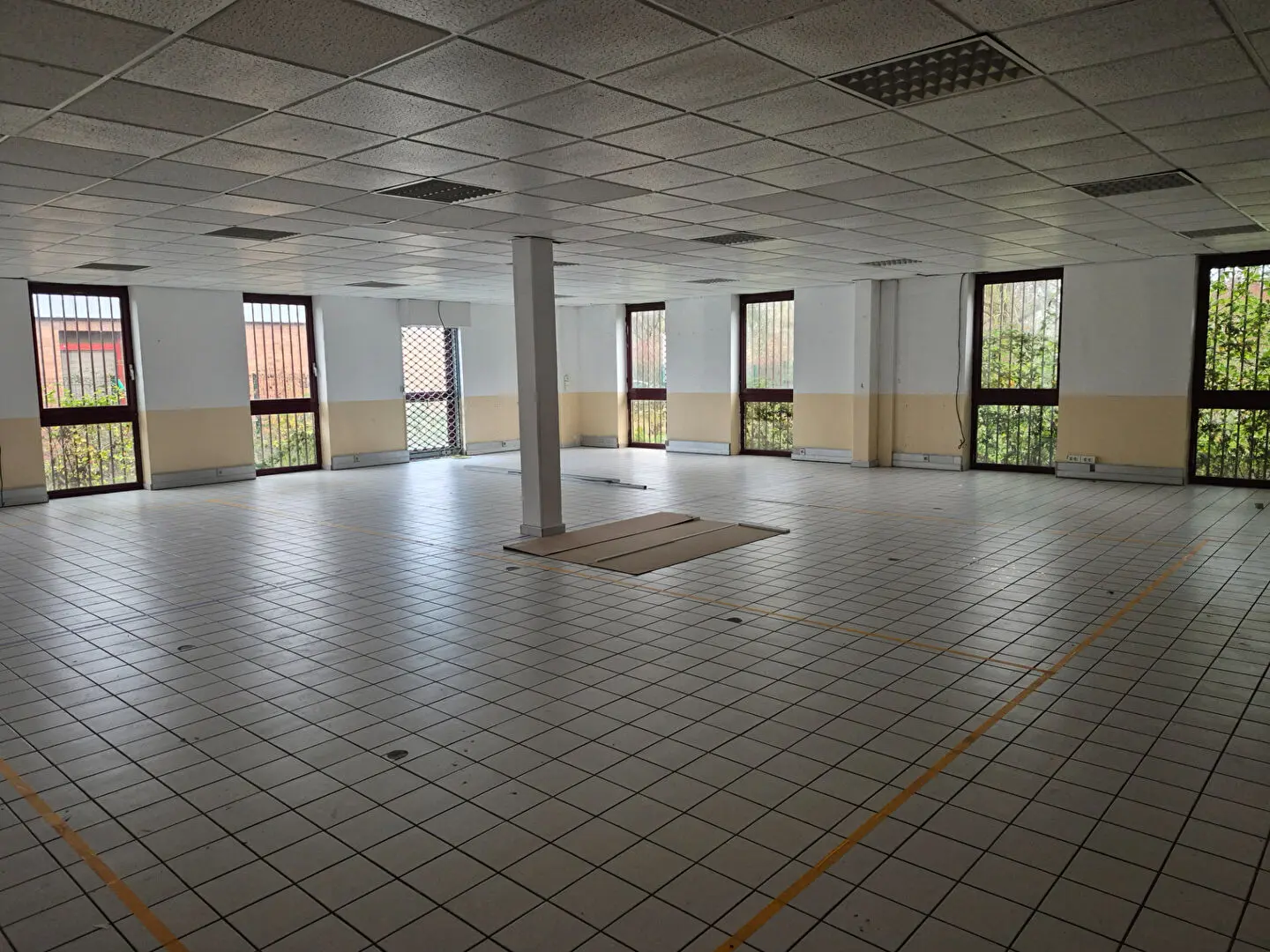 Photo 3 Local Commercial 340m²