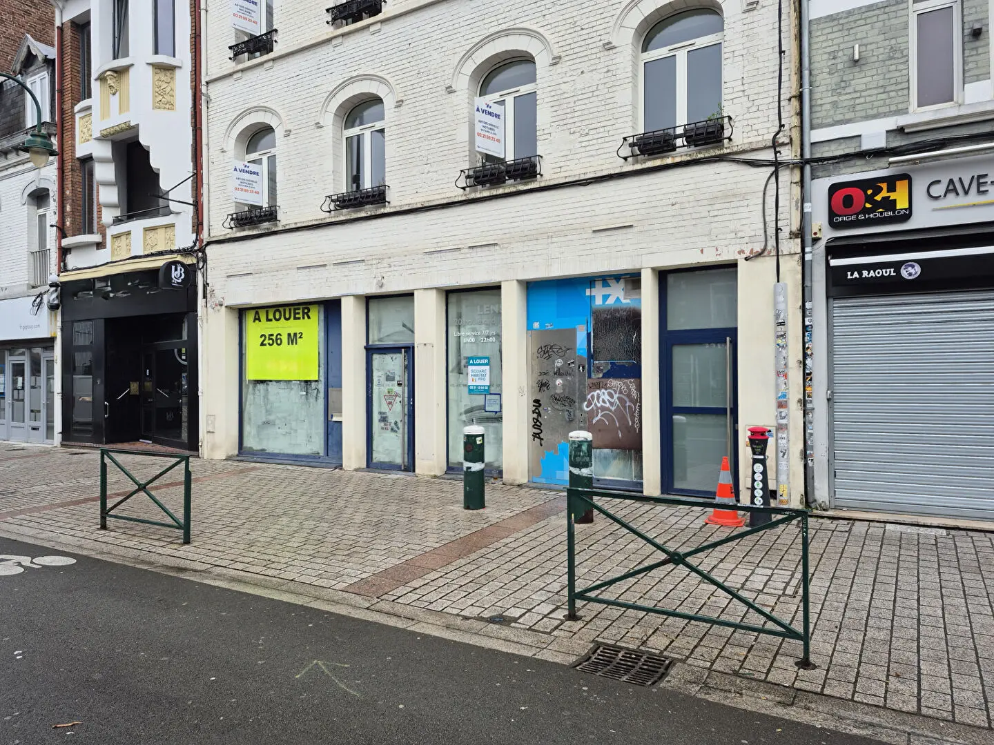 Photo 1 Local Commercial 300m²
