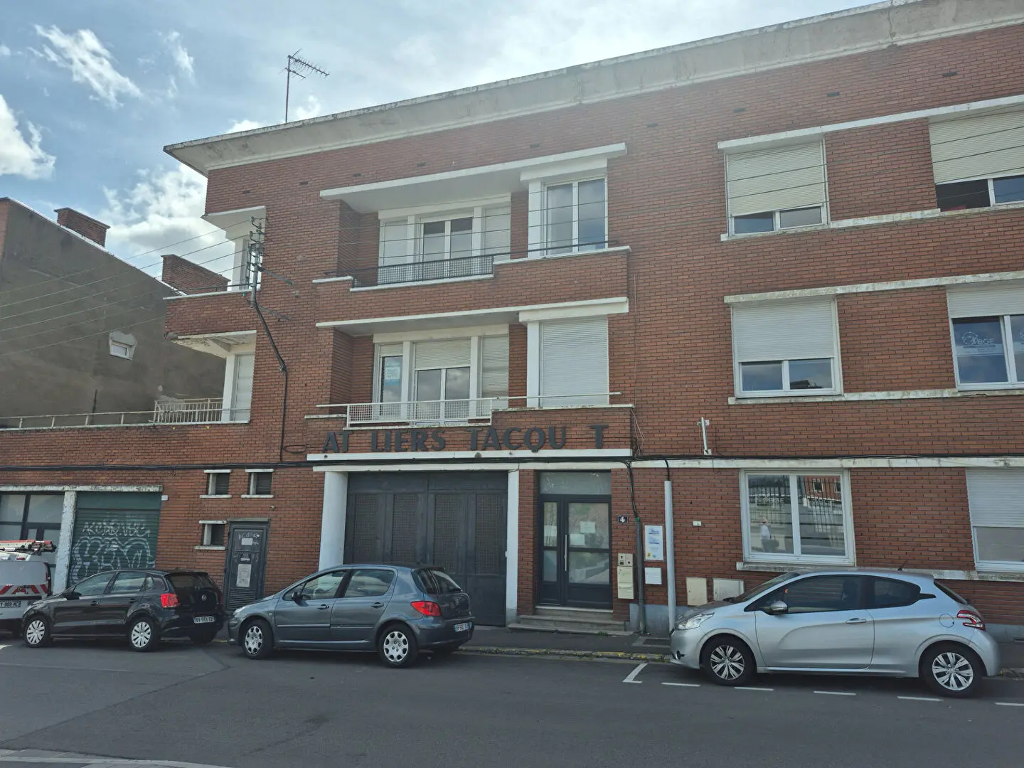 Photo 1 Local Professionnel 40m²