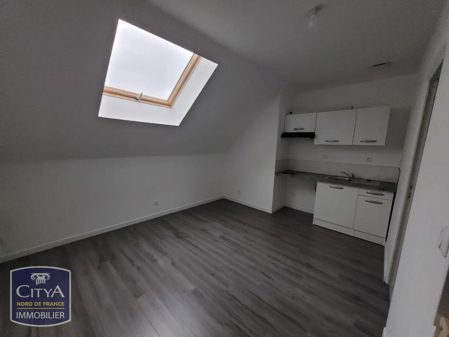 Photo 2 Appartement 1 pièce 16.01m²