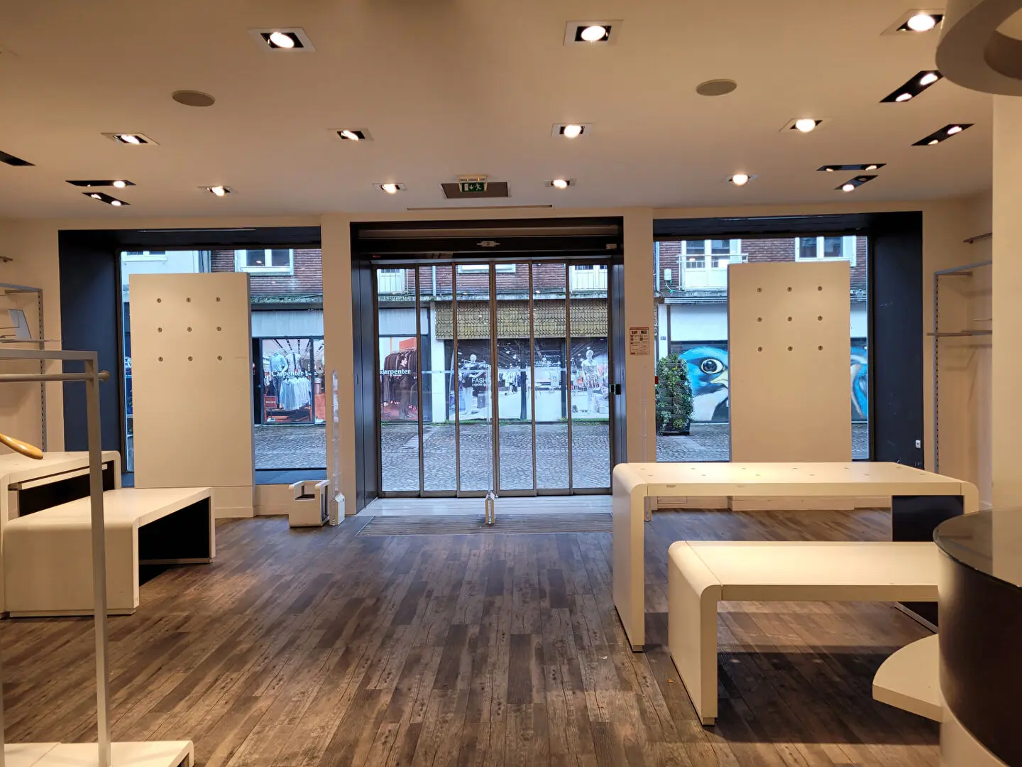 Photo 3 Local Commercial 433m²